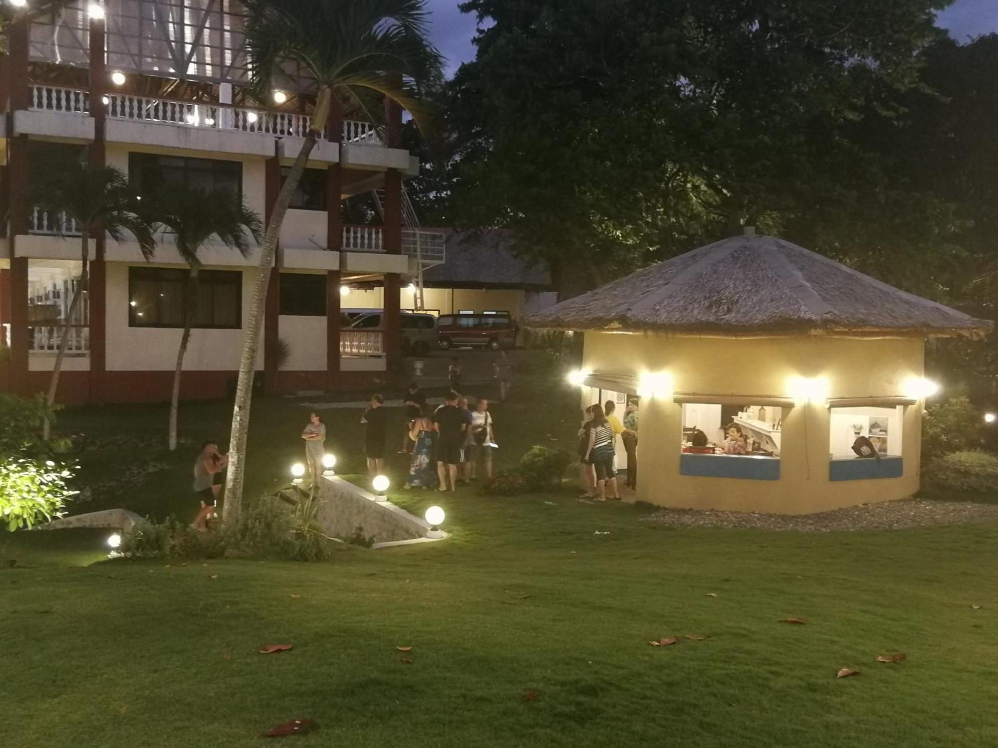 Wuthering Heights Bed & Breakfast By The Sea Dumaguete City Exterior photo