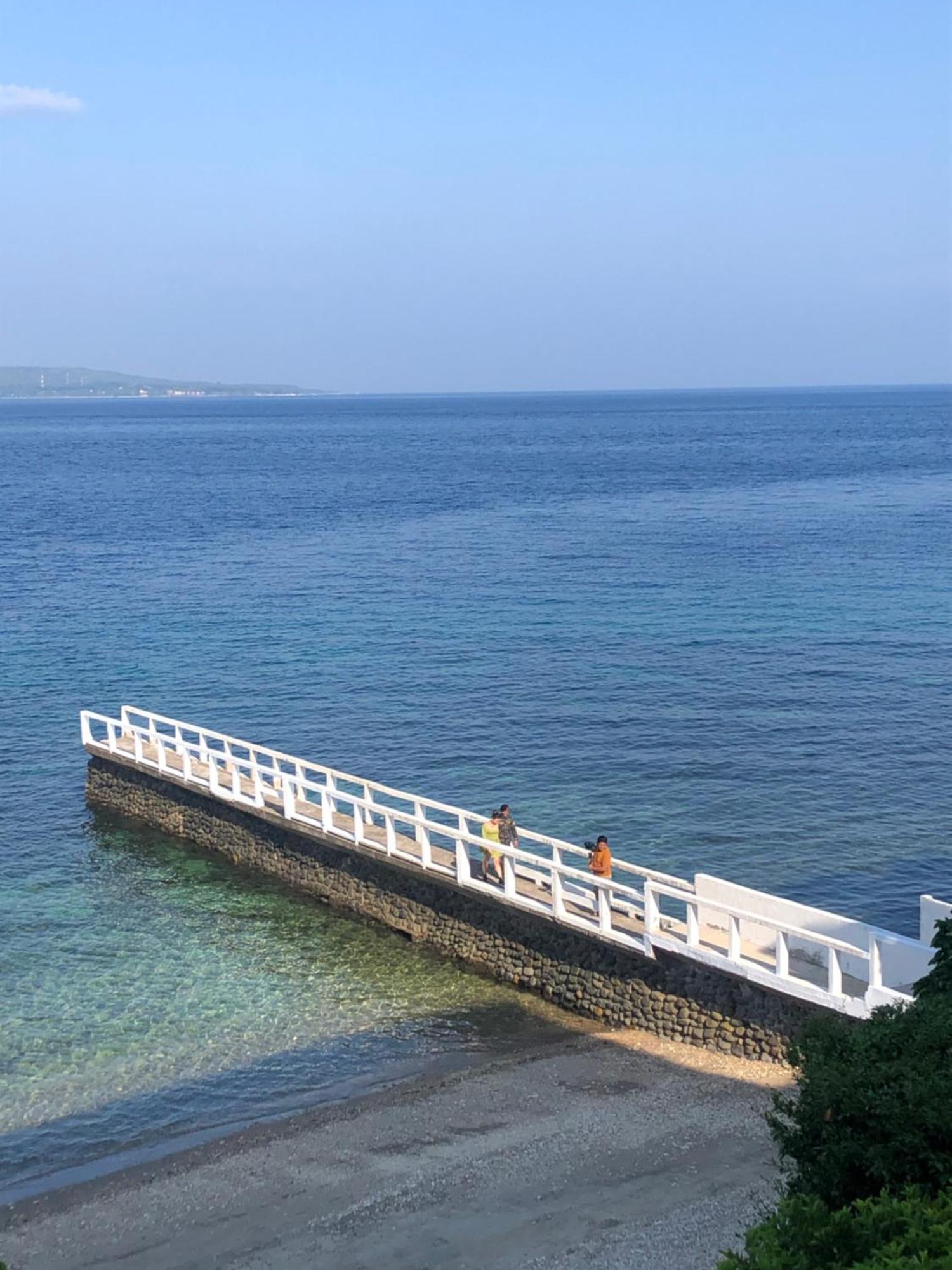Wuthering Heights Bed & Breakfast By The Sea Dumaguete City Exterior photo