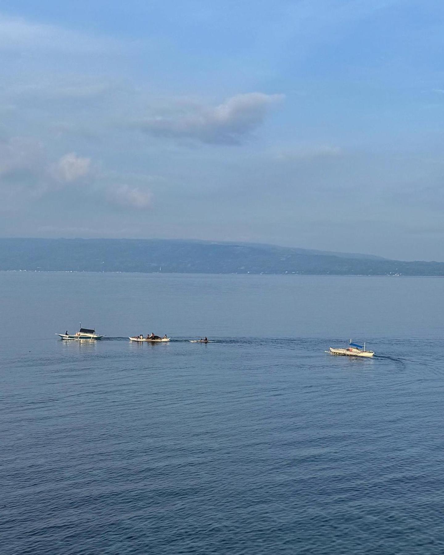 Wuthering Heights Bed & Breakfast By The Sea Dumaguete City Exterior photo